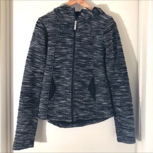 BENCH zip up hooded jacket size small